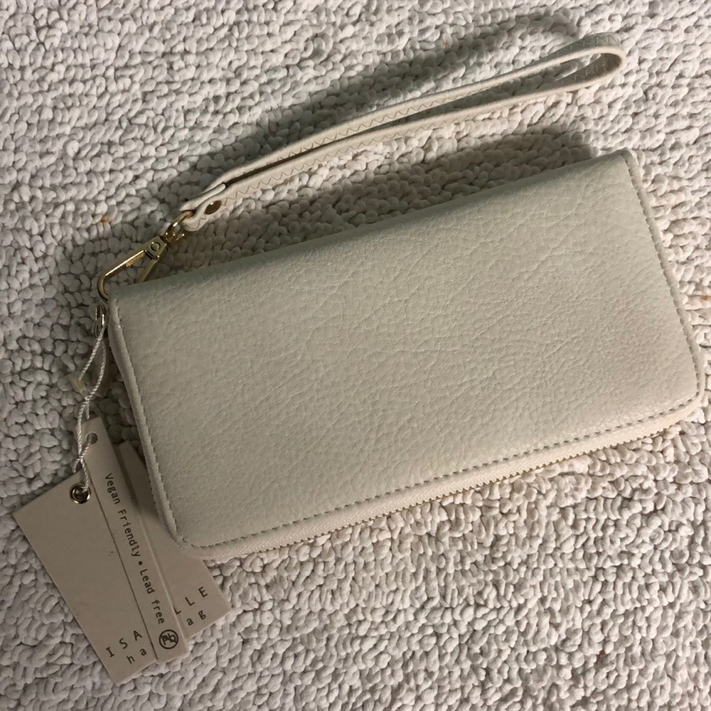 NWT off white wristlet